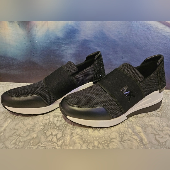 Michael Kors sneakers… beautiful. - Picture 3 of 13